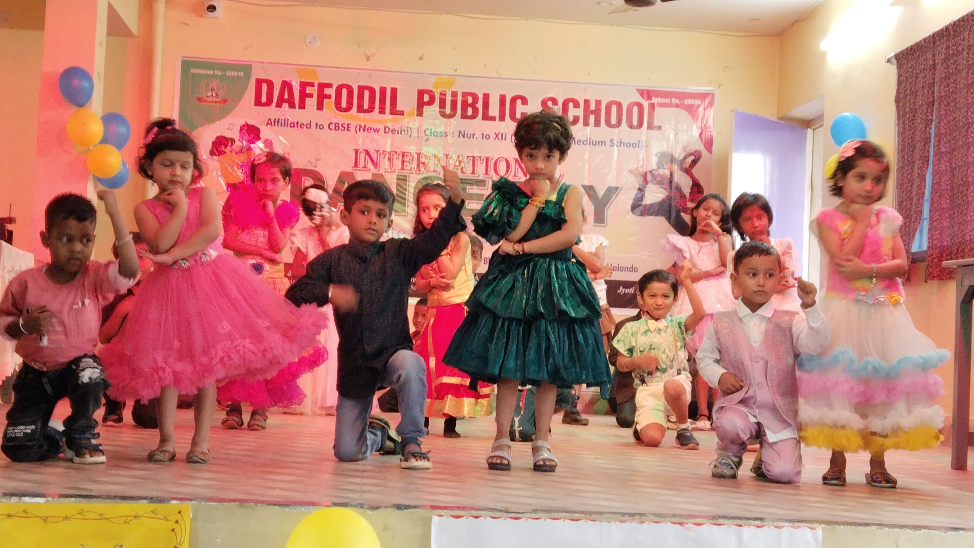 filter: 0; fileterIntensity: 0.0; filterMask: 0; module: video; 
hw-remosaic: false; 
touch: (-1.0, -1.0); 
modeInfo: Beauty ; 
sceneMode: 0; 
cct_value: 5071; 
AI_Scene: (-1, -1); 
aec_lux: 300.53625; 
aec_lux_index: 0; 
hist255: 0.0; 
hist252~255: 0.0; 
hist0~15: 0.0; 
albedo:  ; 
confidence:  ; 
motionLevel: -1; 
weatherinfo: null; 
temperature: 34;